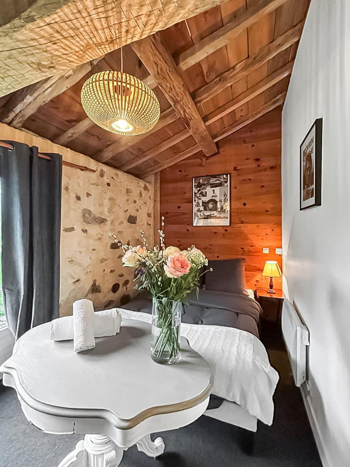 Le Clos Des Ecorcins - Terrasse - Parking Prive Saint-Amand-sur-Sevre Dış mekan fotoğraf